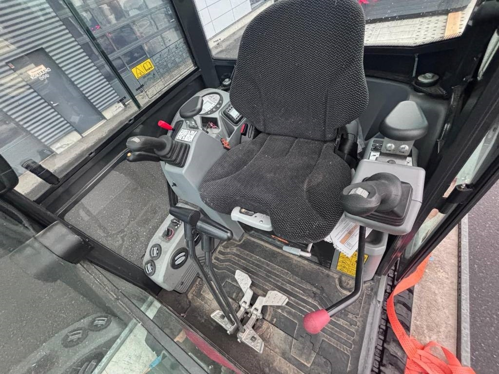 Bobcat E20Z vain 113h ajettu - Mini excavator: Foto 3 Bobcat E20Z vain 113h ajettu - Mini excavator: Foto 3