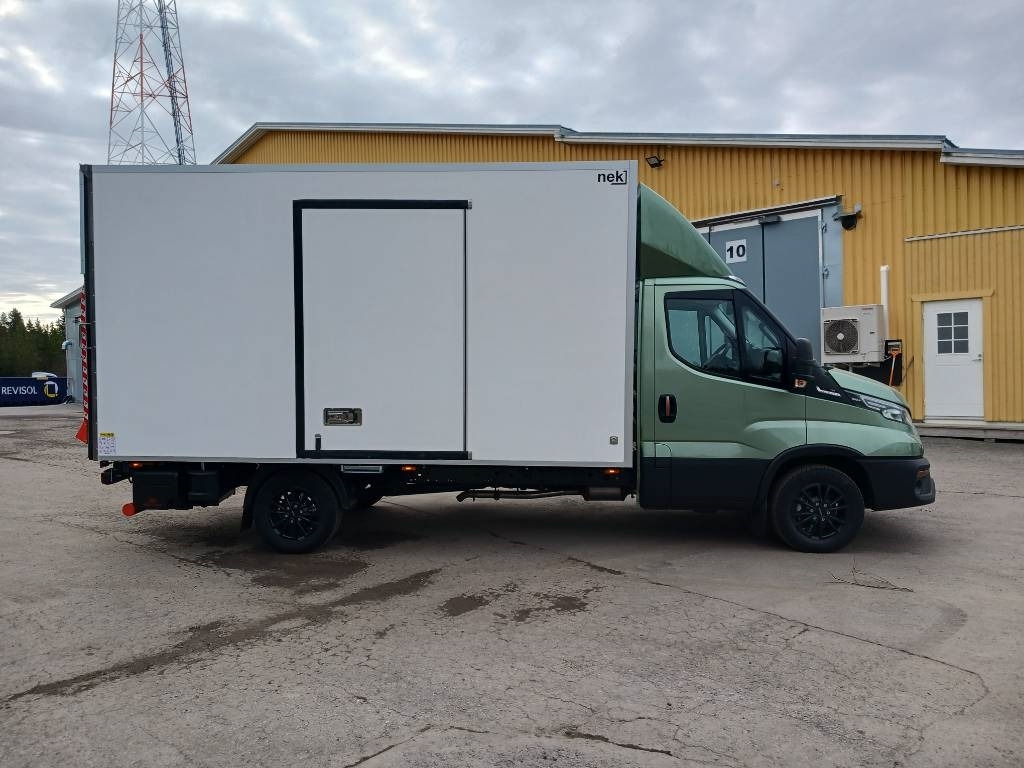 Iveco Daily 35S18A8 - Dubă: Foto 5 Iveco Daily 35S18A8 - Dubă: Foto 5