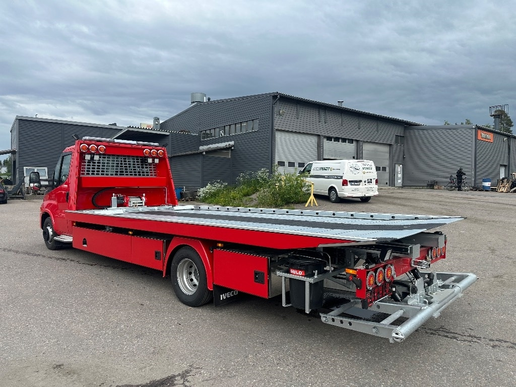 Iveco Daily 70C18 - Maşină de tractare: Foto 2 Iveco Daily 70C18 - Maşină de tractare: Foto 2