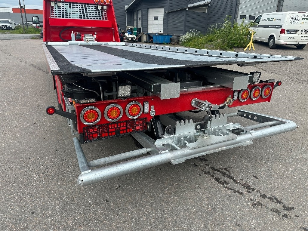 Iveco Daily 70C18 - Maşină de tractare: Foto 4 Iveco Daily 70C18 - Maşină de tractare: Foto 4