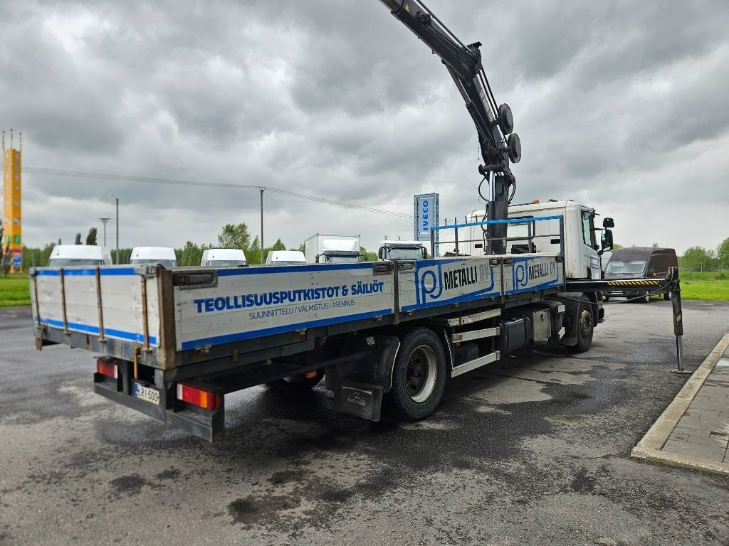 Scania P 94 DB 220 Hiab 135-4 lisähydrauliikalla - Camion cu macara: Foto 4 Scania P 94 DB 220 Hiab 135-4 lisähydrauliikalla - Camion cu macara: Foto 4