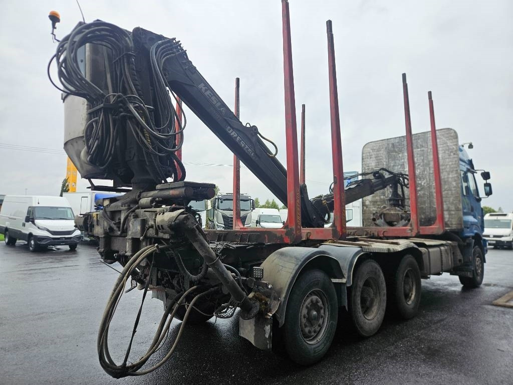 Sisu C600 8x4 kesla 2010 - Camion forestier: Foto 3 Sisu C600 8x4 kesla 2010 - Camion forestier: Foto 3