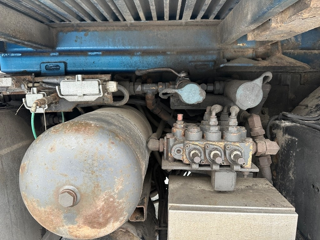 Volvo FH 13 500hv 8x4*4 - Camion cu macara: Foto 3 Volvo FH 13 500hv 8x4*4 - Camion cu macara: Foto 3