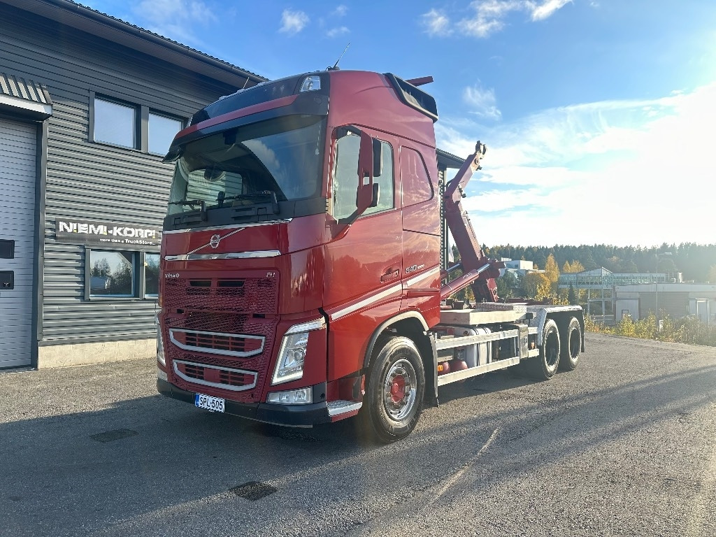 Volvo FH13 540 6x4 - Camion cu cârlig: Foto 1 Volvo FH13 540 6x4 - Camion cu cârlig: Foto 1