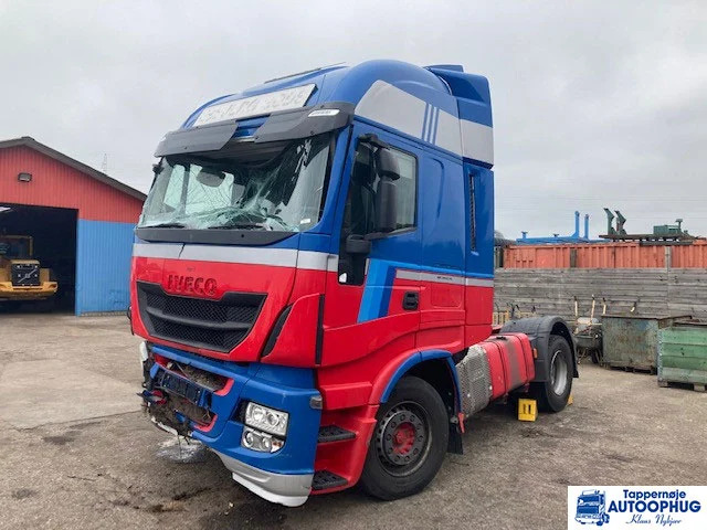 Iveco Stralis 440 Damage - Cap tractor: Foto 2 Iveco Stralis 440 Damage - Cap tractor: Foto 2