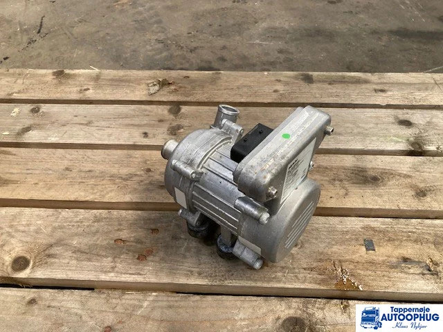 MAN 36.22008-6083 – MAN coolant pump - Sistem electric pentru Camion: Foto 2 MAN 36.22008-6083 – MAN coolant pump - Sistem electric pentru Camion: Foto 2