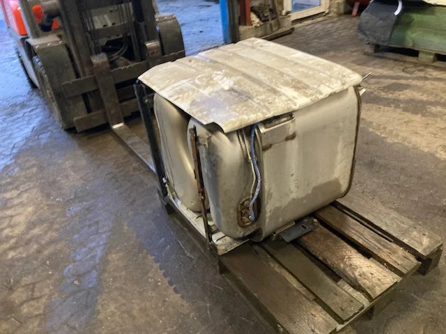 MAN 81.15103-6131 – MAN silencer - Sistem de evacuare pentru Camion: Foto 4 MAN 81.15103-6131 – MAN silencer - Sistem de evacuare pentru Camion: Foto 4