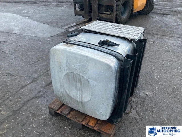 MAN Diesel tank 460 liter MAN 81.12201-5933 - Rezervor combustibil pentru Camion: Foto 3 MAN Diesel tank 460 liter MAN 81.12201-5933 - Rezervor combustibil pentru Camion: Foto 3