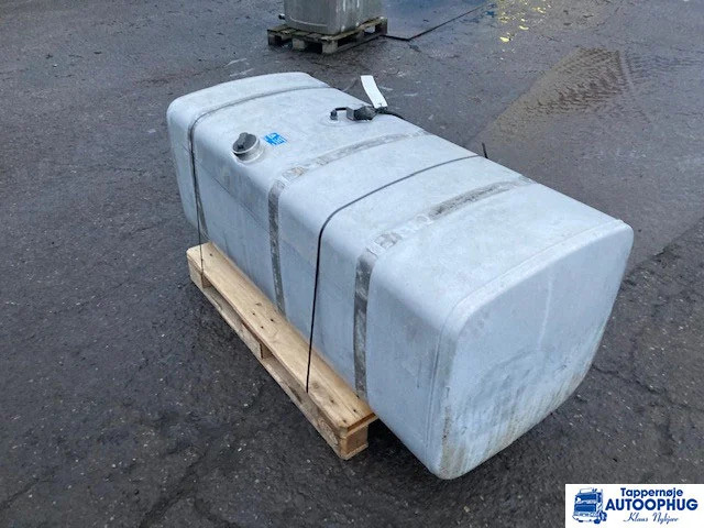 Scania Diesel tank 700 liter Scania 1871192 - Rezervor combustibil pentru Camion: Foto 4 Scania Diesel tank 700 liter Scania 1871192 - Rezervor combustibil pentru Camion: Foto 4