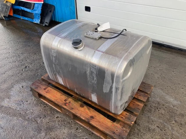 Scania Diesel tank – Scania 2713470 - Rezervor combustibil pentru Camion: Foto 1 Scania Diesel tank – Scania 2713470 - Rezervor combustibil pentru Camion: Foto 1