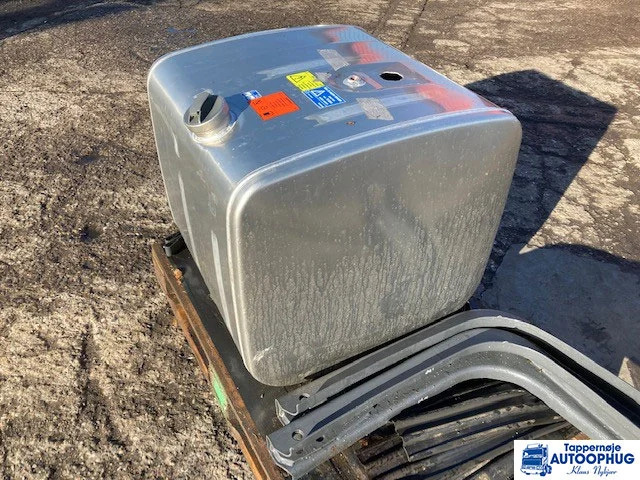 Scania diesel tank 300ltr Scania 2167505 - Rezervor combustibil pentru Camion: Foto 3 Scania diesel tank 300ltr Scania 2167505 - Rezervor combustibil pentru Camion: Foto 3