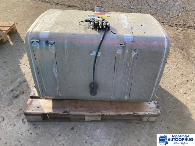 Scania fuel tank 400L Scania 1878319 - Rezervor combustibil pentru Camion: Foto 3 Scania fuel tank 400L Scania 1878319 - Rezervor combustibil pentru Camion: Foto 3