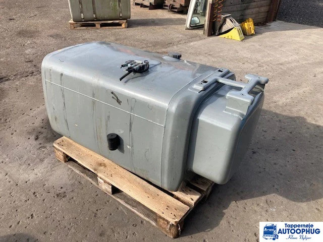 Scania fuel tank 610 liter Scania 2132702 - Rezervor combustibil pentru Camion: Foto 1 Scania fuel tank 610 liter Scania 2132702 - Rezervor combustibil pentru Camion: Foto 1