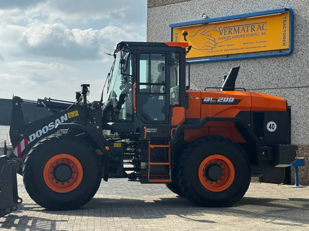 Develon DOOSAN DL200-7, central lubrication, 2022 - Mini încărcător: Foto 4 Develon DOOSAN DL200-7, central lubrication, 2022 - Mini încărcător: Foto 4