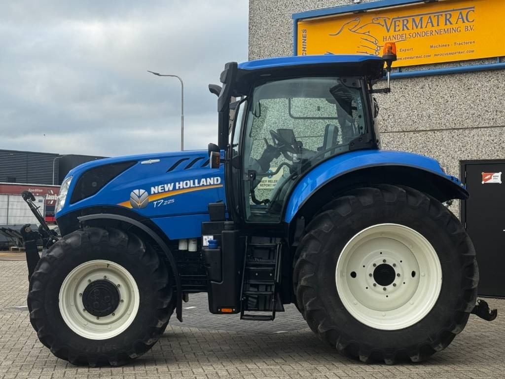 New Holland T7.225AC, frontlinkage, airbrakes, 50k, 2023!! - Tractor agricol: Foto 2 New Holland T7.225AC, frontlinkage, airbrakes, 50k, 2023!! - Tractor agricol: Foto 2