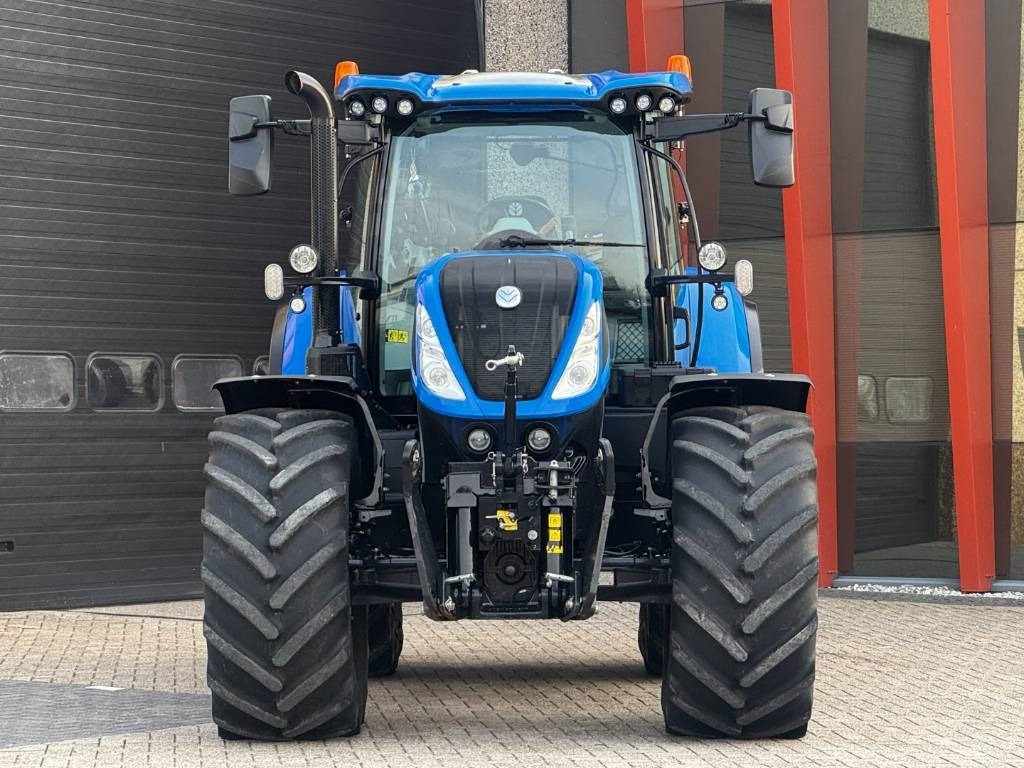 New Holland T7.270 Auto Command, frontlinkage + PTO,1091 hr - Tractor agricol: Foto 5 New Holland T7.270 Auto Command, frontlinkage + PTO,1091 hr - Tractor agricol: Foto 5