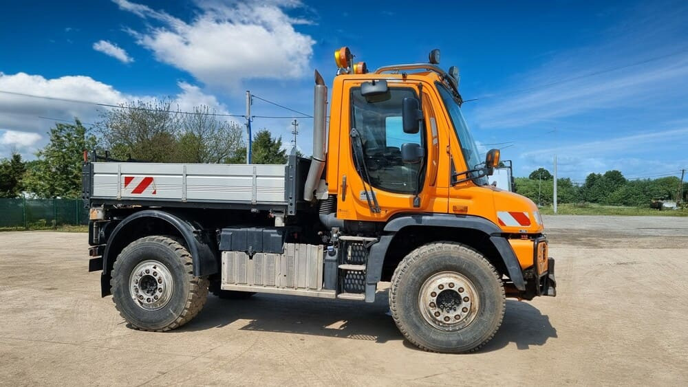 Mercedes-Benz Unimog U527 - Maşina comunala: Foto 2 Mercedes-Benz Unimog U527 - Maşina comunala: Foto 2