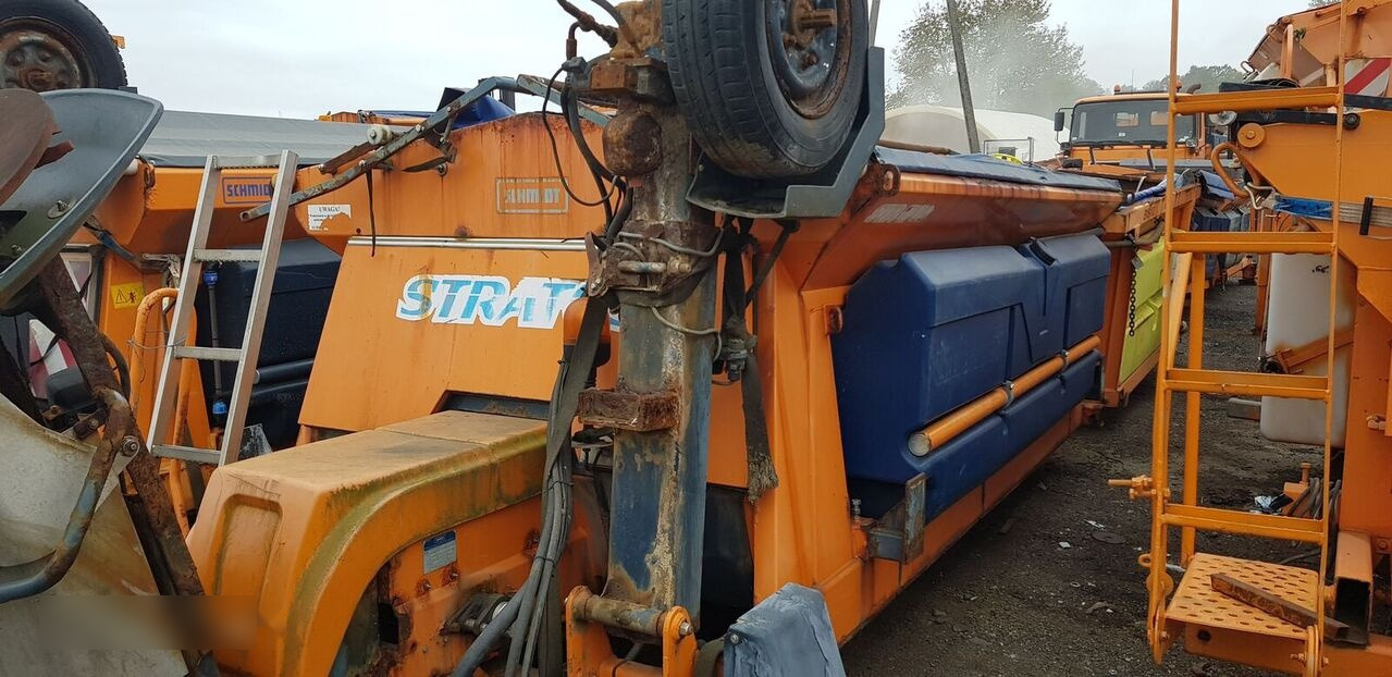 Schmidt Solarko piaskarka SCHMIDT STRATOS 5m3 20 - Sararita pentru Maşina comunala: Foto 5 Schmidt Solarko piaskarka SCHMIDT STRATOS 5m3 20 - Sararita pentru Maşina comunala: Foto 5