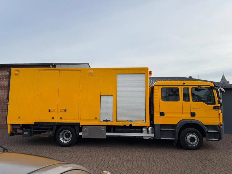 MAN TGM 15.250 E6 DC FUELSTATION ATLAS COPCO WaterTank - Camion furgon: Foto 2 MAN TGM 15.250 E6 DC FUELSTATION ATLAS COPCO WaterTank - Camion furgon: Foto 2