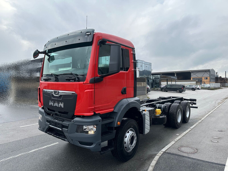 MAN TGS 33.400 6X4 BB CH - Camion şasiu: Foto 2 MAN TGS 33.400 6X4 BB CH - Camion şasiu: Foto 2