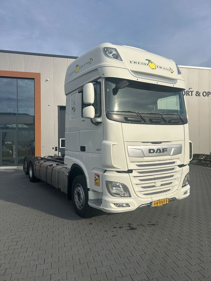 DAF XF 530 XF530 Super Space Cab FAR - Camion şasiu: Foto 2 DAF XF 530 XF530 Super Space Cab FAR - Camion şasiu: Foto 2