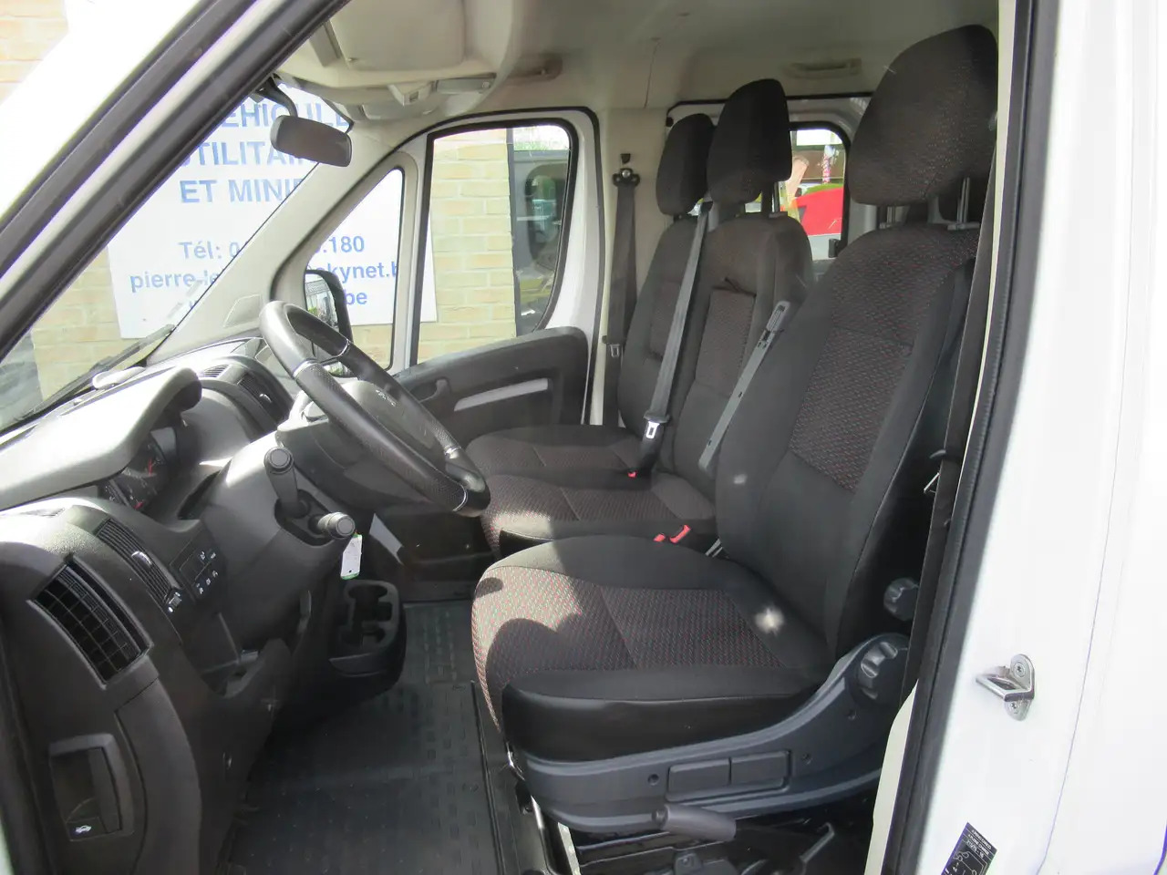 Peugeot Boxer DBLE CAB PICK_UP 165CV 19800€+TVA/BTW - Autoutilitară cu platformă, Autoutilitară cabină dublă: Foto 5 Peugeot Boxer DBLE CAB PICK_UP 165CV 19800€+TVA/BTW - Autoutilitară cu platformă, Autoutilitară cabină dublă: Foto 5