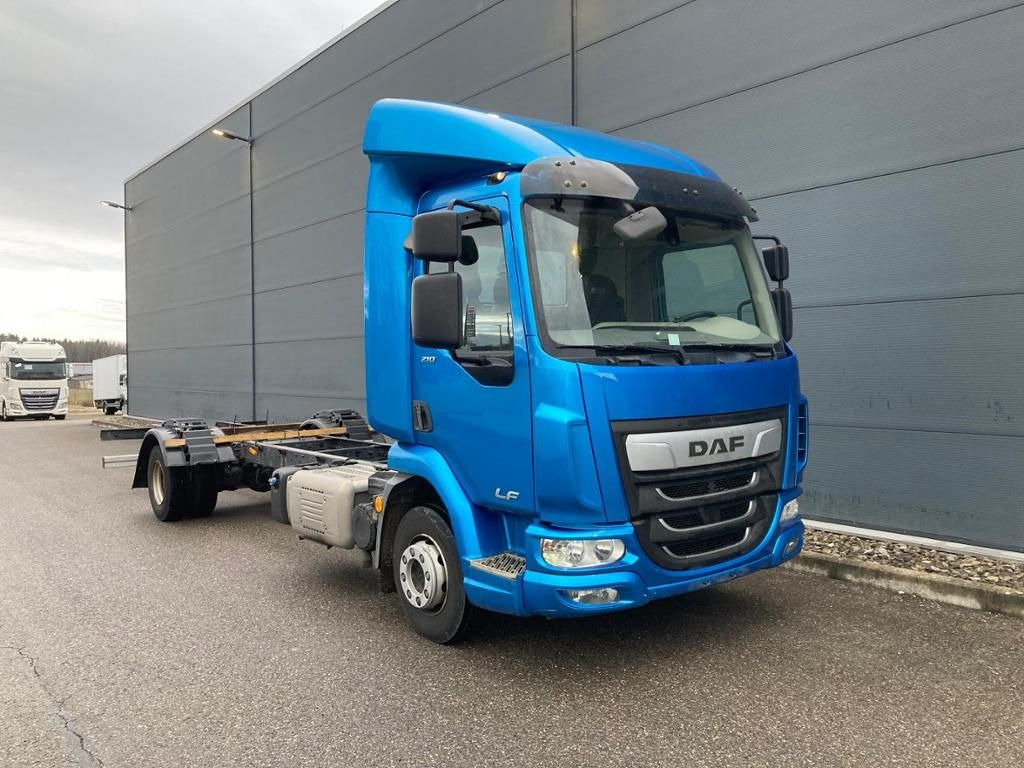 DAF LF 210 FA Standheizung / 5.00m Rd / 7.490kg DAF LF 210 FA Standheizung / 5.00m Rd / 7.490kg - Camion şasiu: Foto 1 DAF LF 210 FA Standheizung / 5.00m Rd / 7.490kg DAF LF 210 FA Standheizung / 5.00m Rd / 7.490kg - Camion şasiu: Foto 1