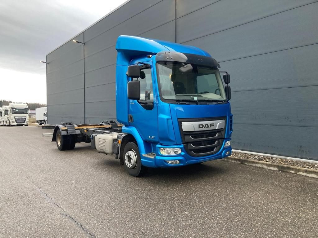DAF LF 210 FA Standheizung / 5.00m Rd / 7.490kg DAF LF 210 FA Standheizung / 5.00m Rd / 7.490kg - Camion şasiu: Foto 3 DAF LF 210 FA Standheizung / 5.00m Rd / 7.490kg DAF LF 210 FA Standheizung / 5.00m Rd / 7.490kg - Camion şasiu: Foto 3