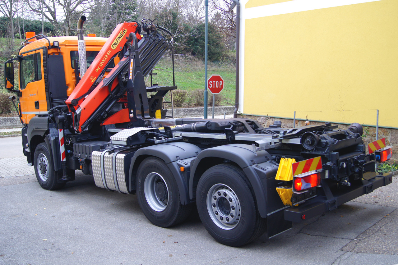 MAN TGS 28.400 BL 6x4-4/PK 12002 D/PALIFT/Winterdienst/Streuer/Pflug - Camion basculantă, Camion cu macara: Foto 3 MAN TGS 28.400 BL 6x4-4/PK 12002 D/PALIFT/Winterdienst/Streuer/Pflug - Camion basculantă, Camion cu macara: Foto 3