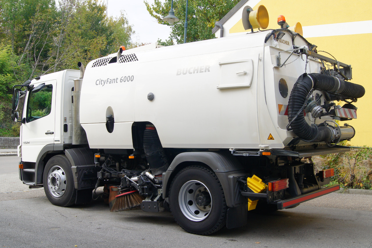 MERCEDES-BENZ ATEGO 1324 / BUCHER CityFant 6000 TWIN, beidseitig + Heck, Aufbaumotor - Măturătoare stradală: Foto 4 MERCEDES-BENZ ATEGO 1324 / BUCHER CityFant 6000 TWIN, beidseitig + Heck, Aufbaumotor - Măturătoare stradală: Foto 4