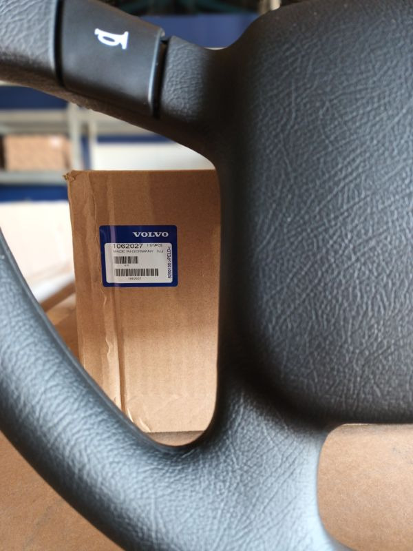 VOLVO STEERING WHEEL 1062027 - Volan pentru Camion: Foto 4 VOLVO STEERING WHEEL 1062027 - Volan pentru Camion: Foto 4