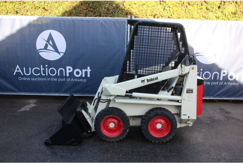 Bobcat 310 - Încărcător frontal pe pneuri: Foto 2 Bobcat 310 - Încărcător frontal pe pneuri: Foto 2