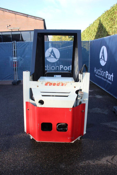 Bobcat 315 - Încărcător frontal pe pneuri: Foto 4 Bobcat 315 - Încărcător frontal pe pneuri: Foto 4