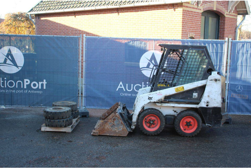 Bobcat 530 - Încărcător frontal pe pneuri: Foto 2 Bobcat 530 - Încărcător frontal pe pneuri: Foto 2