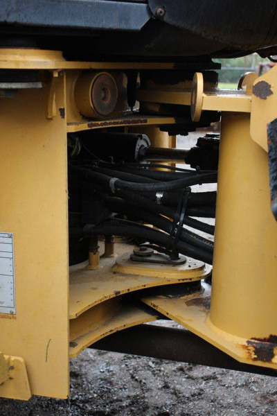 Încărcător frontal pe pneuri Caterpillar 908: Foto 16 Încărcător frontal pe pneuri Caterpillar 908: Foto 16