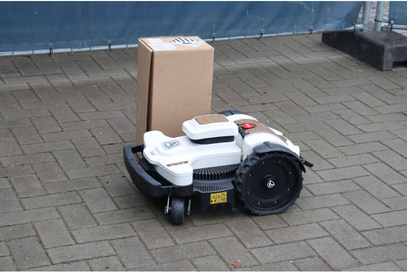 Cenntro AMBROGIO - Maşină de tuns iarba: Foto 1 Cenntro AMBROGIO - Maşină de tuns iarba: Foto 1