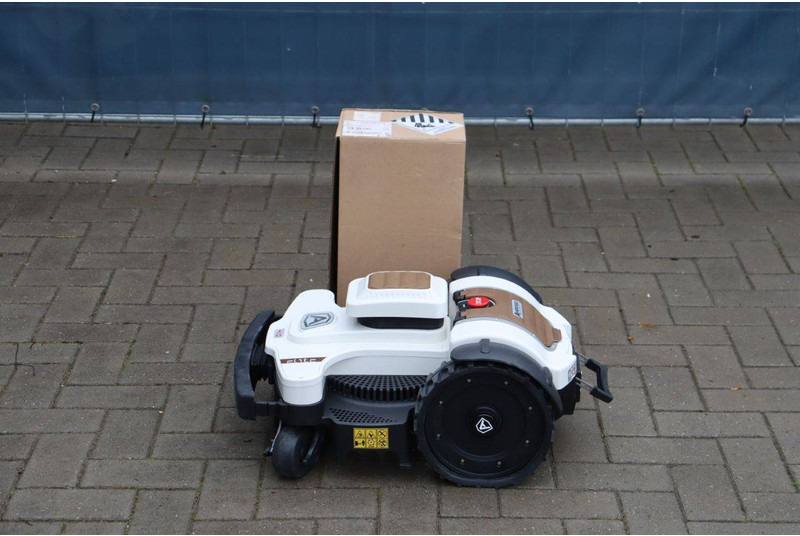 Cenntro AMBROGIO - Maşină de tuns iarba: Foto 2 Cenntro AMBROGIO - Maşină de tuns iarba: Foto 2