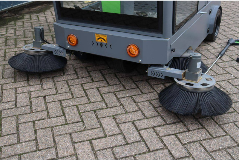 Măturătoare stradală nou D19: Foto 10 Măturătoare stradală nou D19: Foto 10