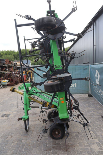 Deutz Fahr CondiMaster 9021 - Maşină de întors fânul: Foto 5 Deutz Fahr CondiMaster 9021 - Maşină de întors fânul: Foto 5