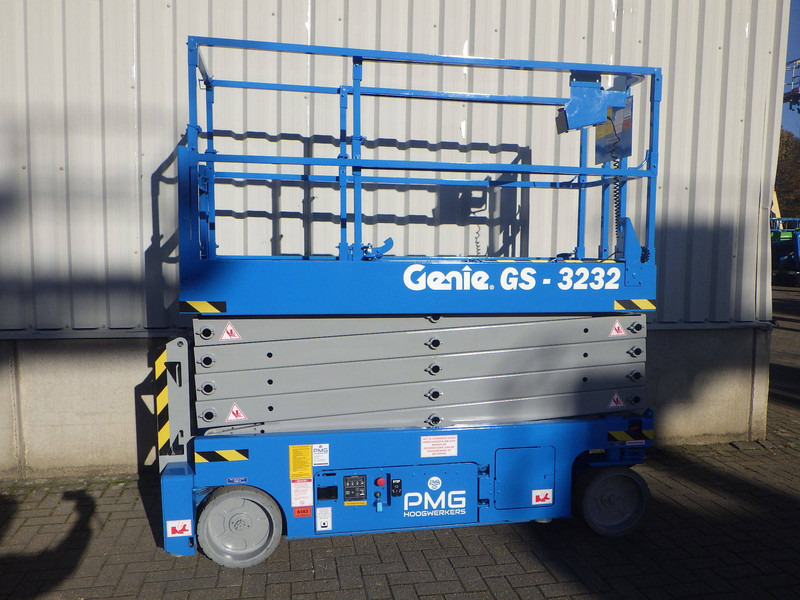 Genie GS-3232 - Platforma foarfeca: Foto 1 Genie GS-3232 - Platforma foarfeca: Foto 1