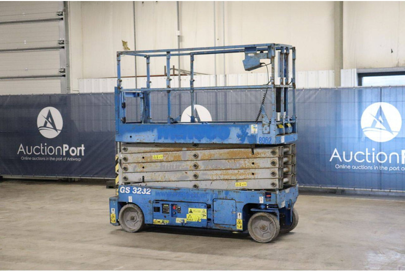 Genie GS-3232 - Platforma foarfeca: Foto 4 Genie GS-3232 - Platforma foarfeca: Foto 4