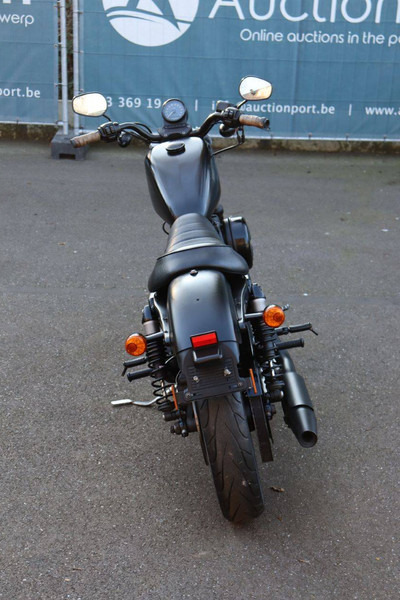 Harley-Davidson Sporster XL 883 Iron - Motocicletă: Foto 5 Harley-Davidson Sporster XL 883 Iron - Motocicletă: Foto 5