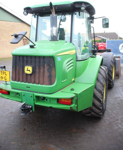 John Deere 3800 - Încărcător frontal pe pneuri: Foto 5 John Deere 3800 - Încărcător frontal pe pneuri: Foto 5