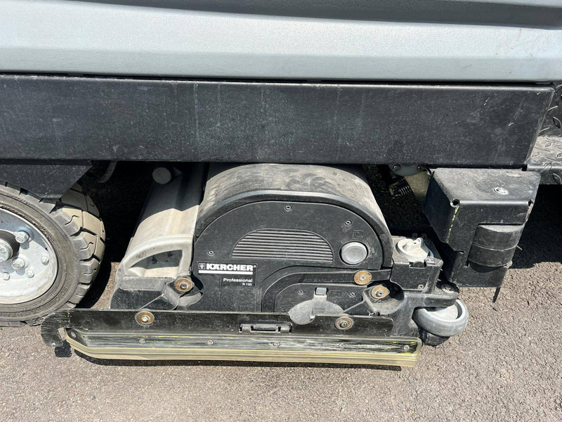 Kärcher R120 - Măturătoare stradală: Foto 4 Kärcher R120 - Măturătoare stradală: Foto 4