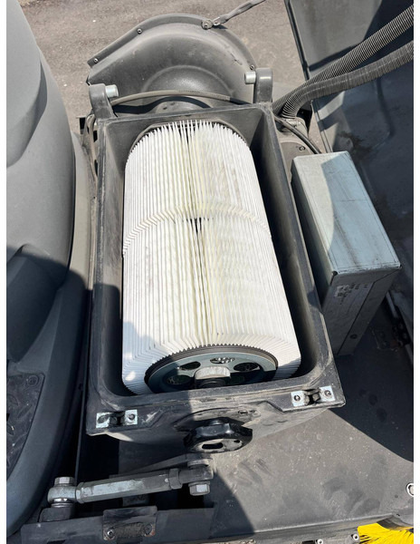 Măturătoare stradală Kärcher R120: Foto 6