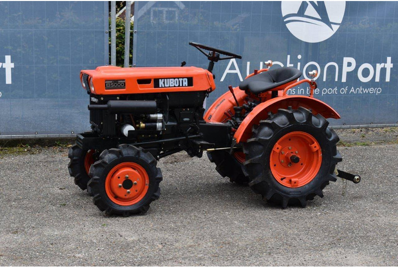 Kubota B5000 - Tractor agricol: Foto 1 Kubota B5000 - Tractor agricol: Foto 1
