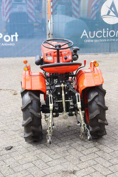 Kubota B7000 - Tractor agricol: Foto 5 Kubota B7000 - Tractor agricol: Foto 5