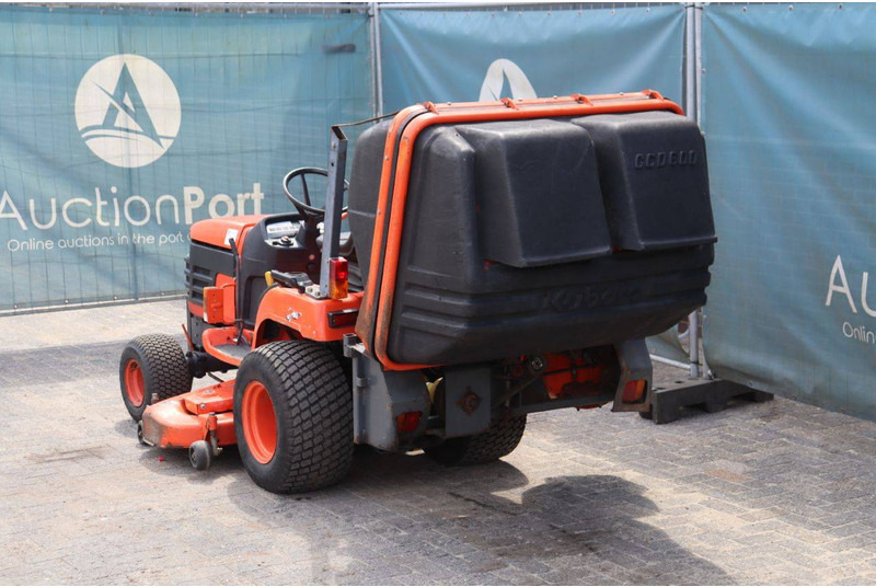 Kubota BX2200D - Maşină de tuns iarba: Foto 4 Kubota BX2200D - Maşină de tuns iarba: Foto 4