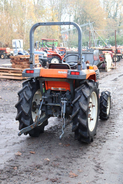Tractor agricol Kubota GT19: Foto 6