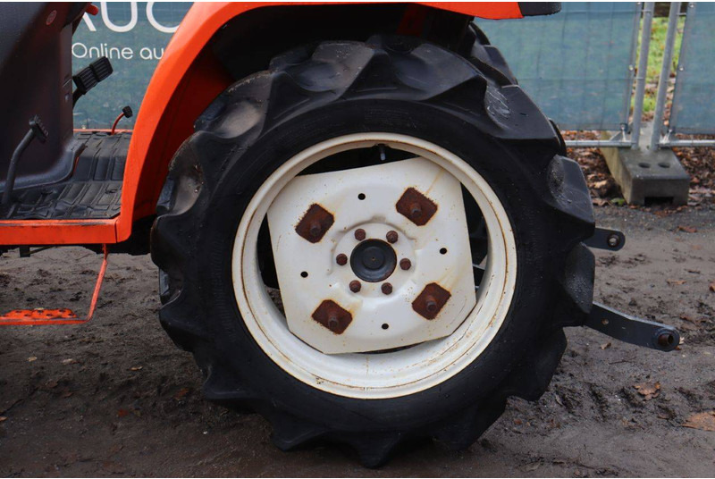 Tractor agricol Kubota GT19: Foto 14